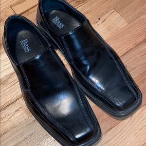 Bass Square Toe Dress Shoe
